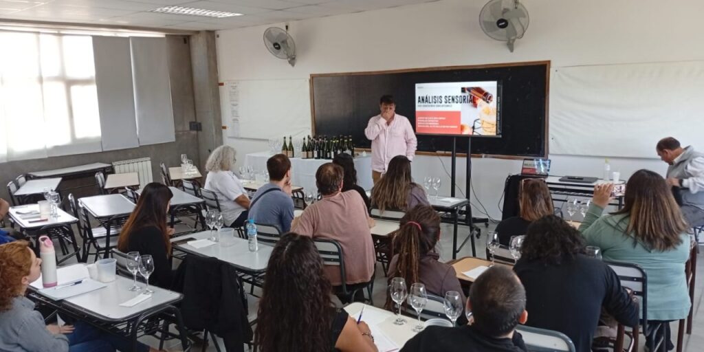 Mendoza fortalece el desarrollo turístico y cultural a través de la sidra artesanal en el Valle de Uco